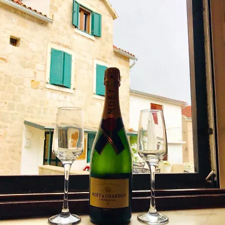 Vijoleta In Centre *